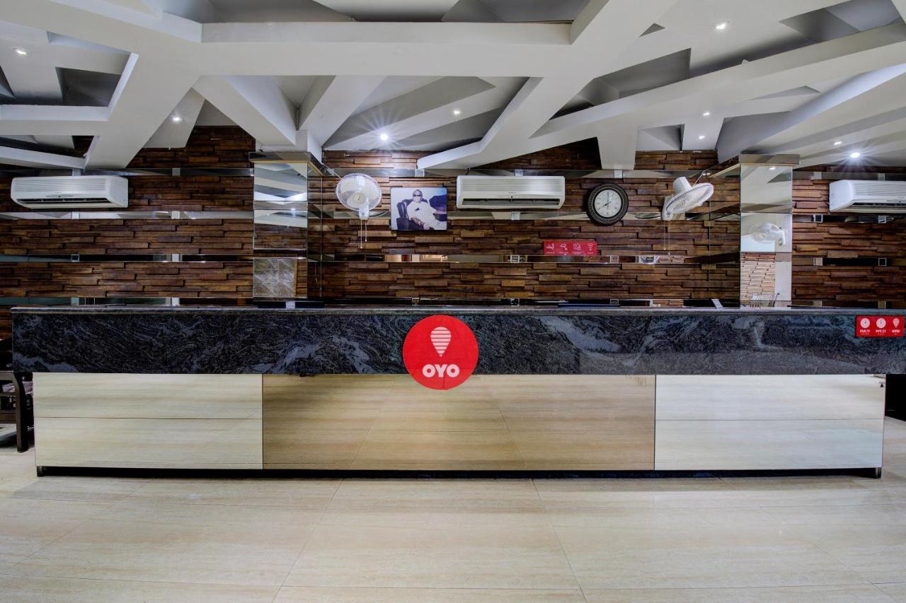 Oyo 1545 Hotel Shivani International 阿穆达巴 外观 照片