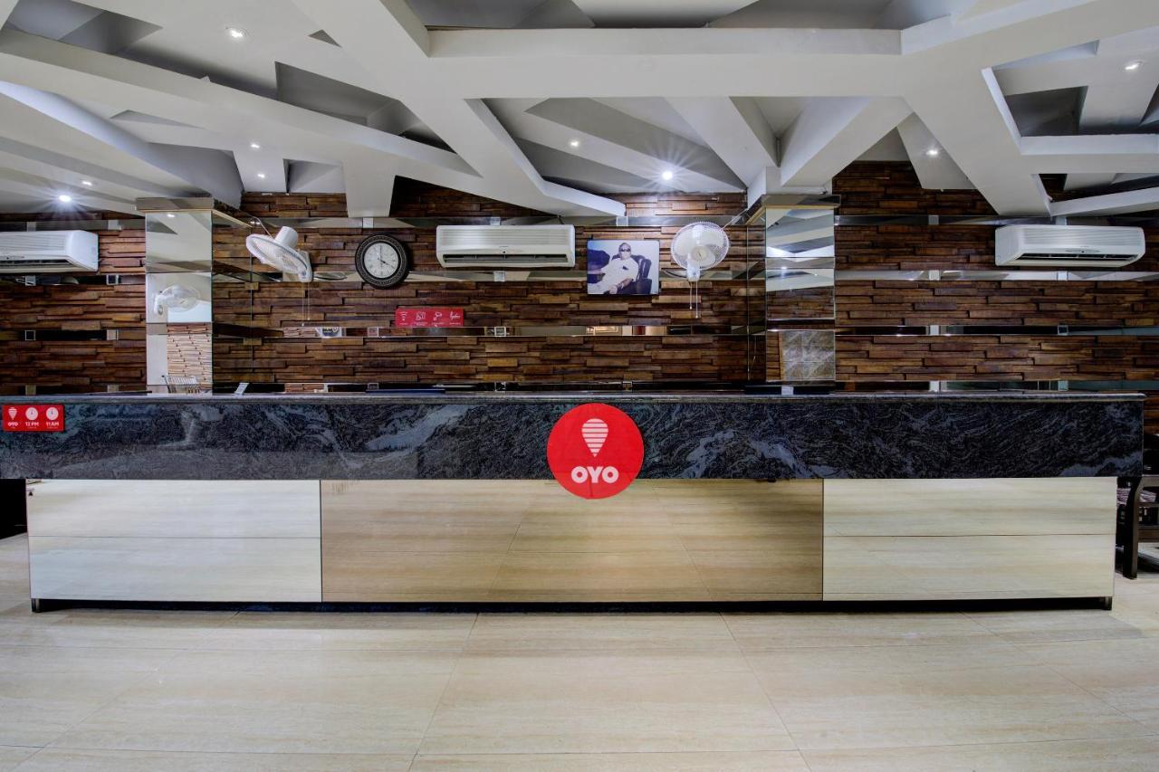 Oyo 1545 Hotel Shivani International 阿穆达巴 外观 照片