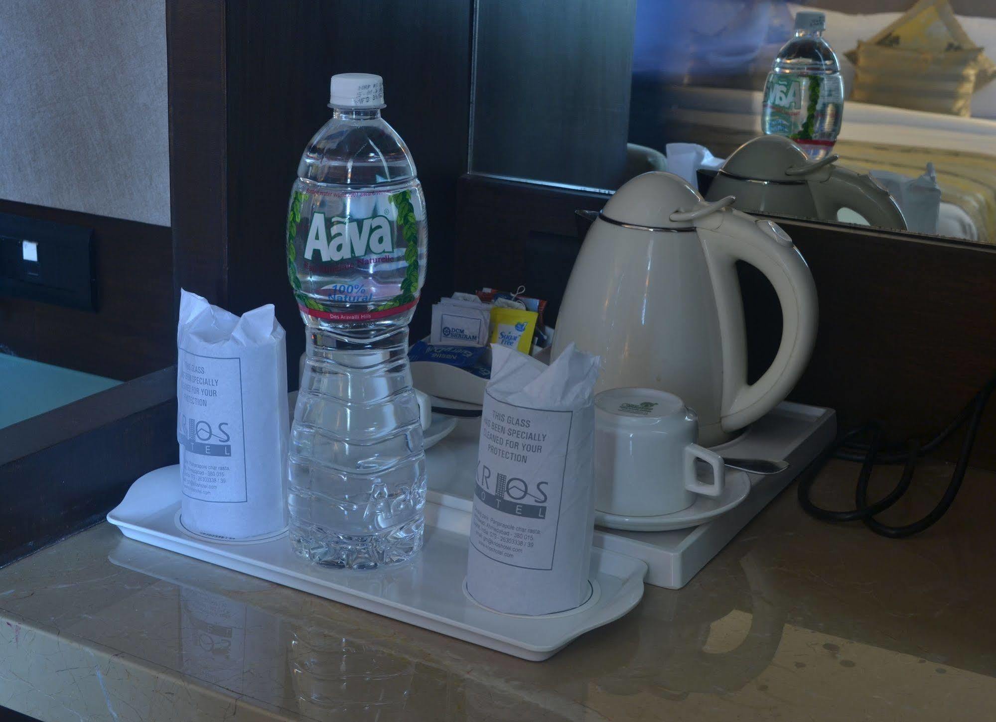 Oyo 1545 Hotel Shivani International 阿穆达巴 外观 照片