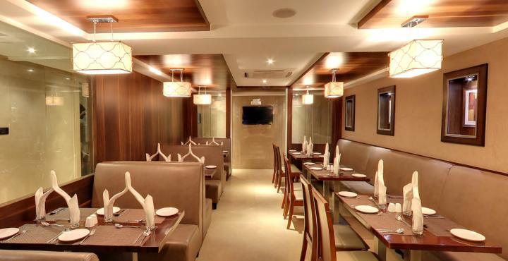 Oyo 1545 Hotel Shivani International 阿穆达巴 外观 照片