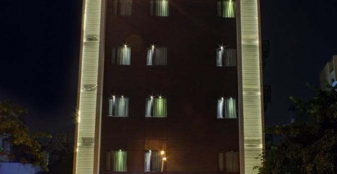 Oyo 1545 Hotel Shivani International 阿穆达巴 外观 照片