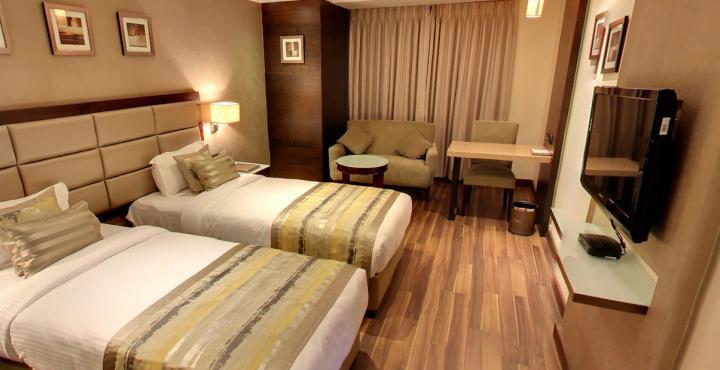 Oyo 1545 Hotel Shivani International 阿穆达巴 外观 照片
